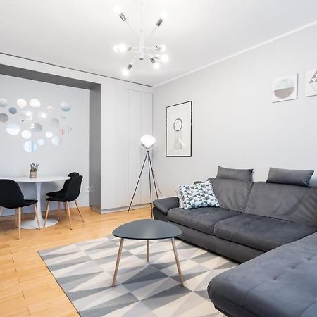 Happy Bubble I Timpuri Noi 1Br Apt 4 Ppl บูคาเรสต์ ภายนอก รูปภาพ