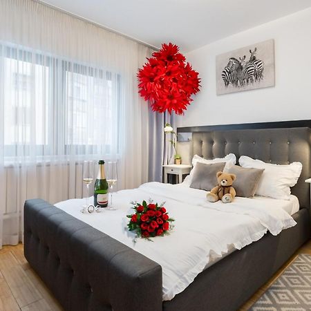 Happy Bubble I Timpuri Noi 1Br Apt 4 Ppl บูคาเรสต์ ภายนอก รูปภาพ