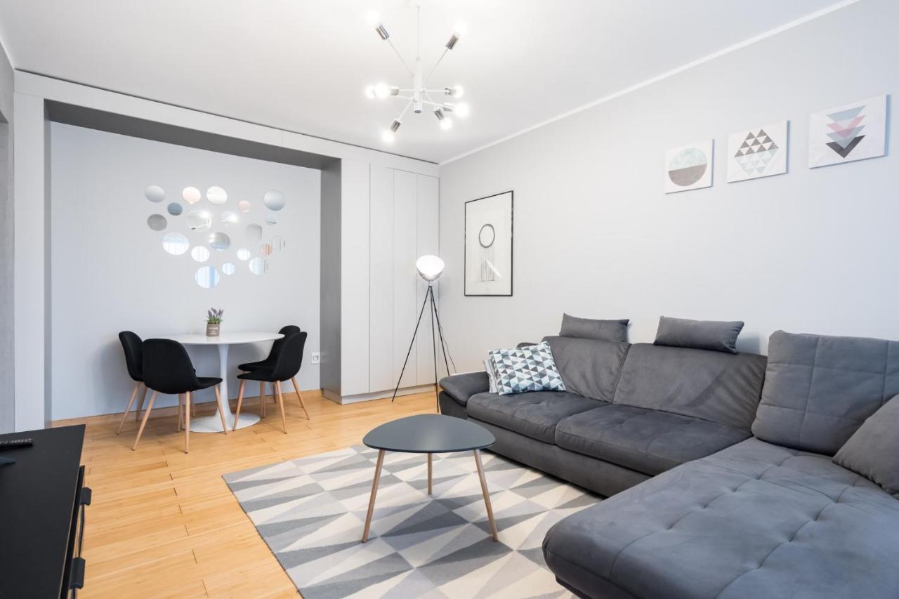 Happy Bubble I Timpuri Noi 1Br Apt 4 Ppl บูคาเรสต์ ภายนอก รูปภาพ